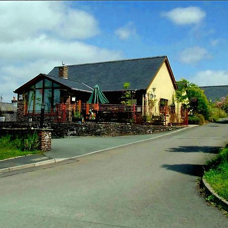 Castle Lodge - Brecon Beacons Accommodation Sennybridge Extérieur photo
