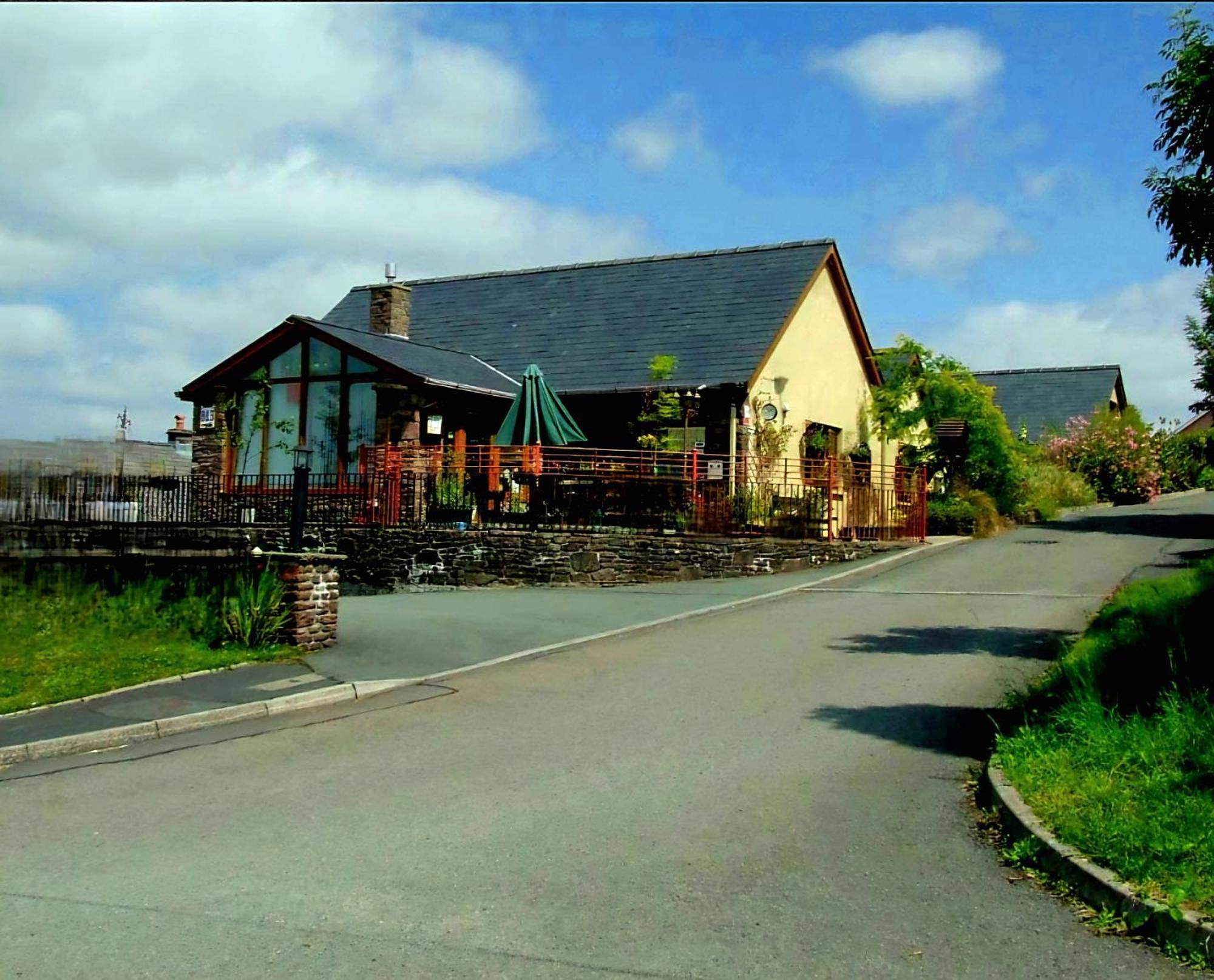 Castle Lodge - Brecon Beacons Accommodation Sennybridge Extérieur photo