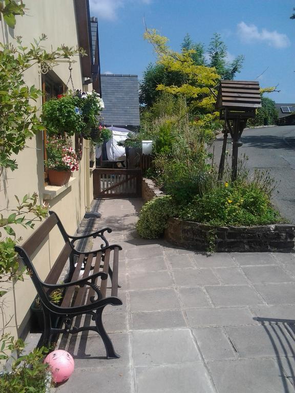 Castle Lodge - Brecon Beacons Accommodation Sennybridge Extérieur photo